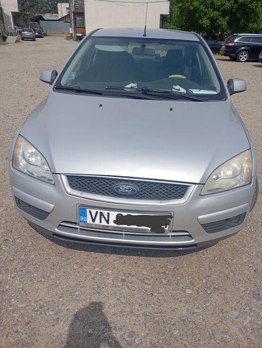 Vând Ford focus doar vand sau schimb.