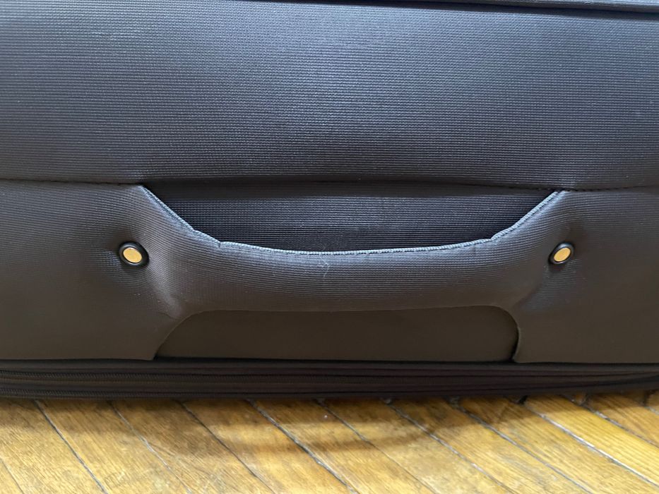 Дорожный чемодан