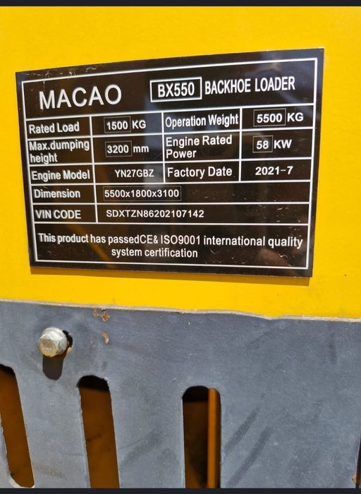 Vând buldoexcavator MACAO