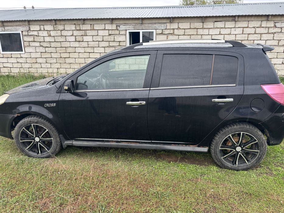 Geely легковый автомобиль