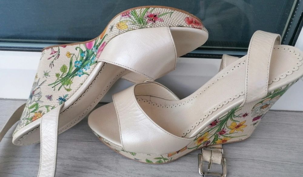 Sandale piele mărimea 35