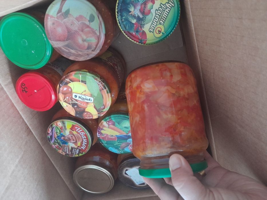 Компот,салаттар бар