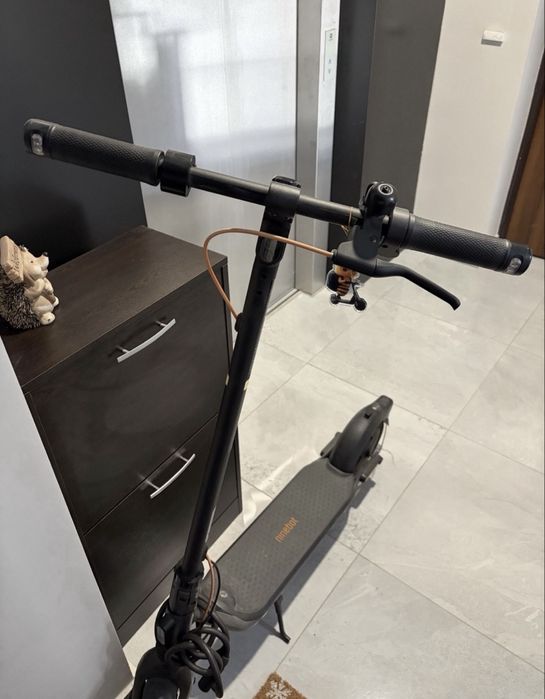 Тротинтка Ninebot Segway