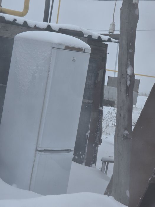 Продам холодильник