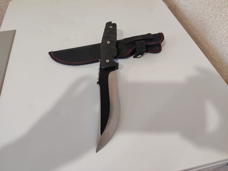 Нож разделочный.