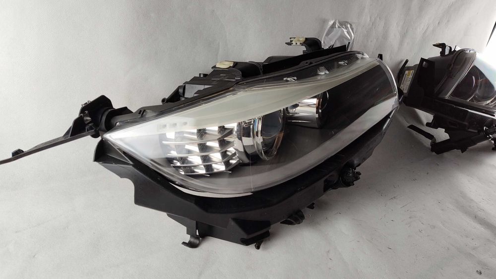 Bmw 3 E90 E91 lci far bixenon stanga dreapta faruri led xenon