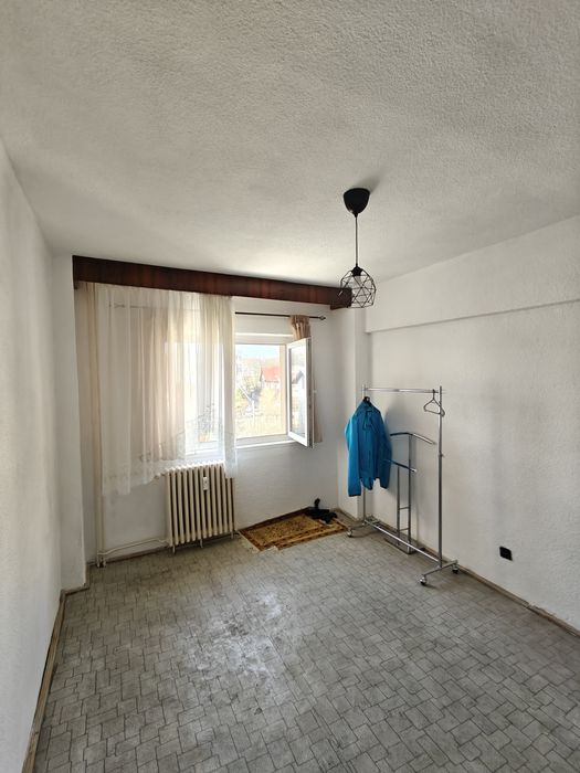 Apartament 3 camere - cartier Trivale