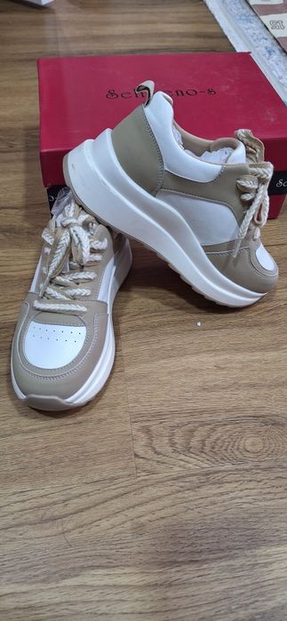 Продам кроссовки, размер 36