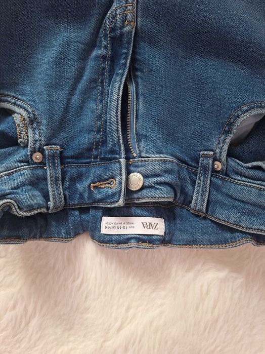 Сет от два чифта дънки за момиче в идеално състояние