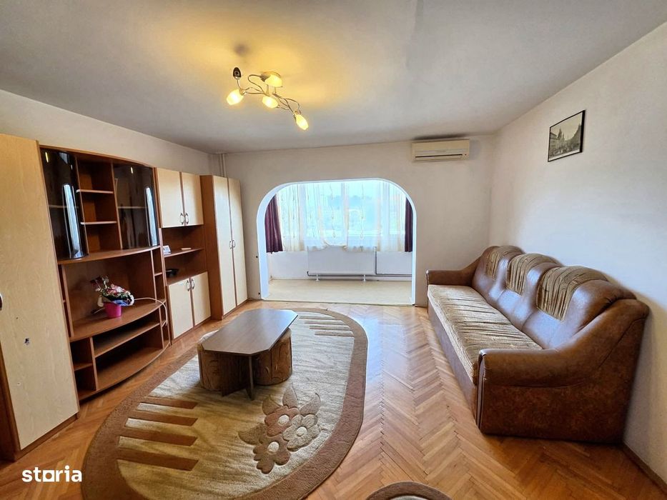 Vand apartament cu o camera cu centrala proprie, 40 mp, bloc 2001