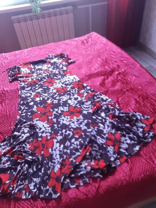 Распродажа женских платьев недорого