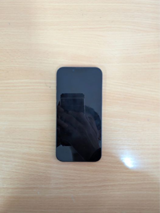 Продам смартфон Iphone 13 128gb black
