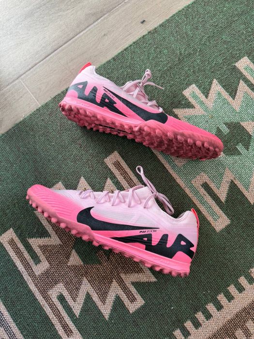 Кроссовки Nike для футбола