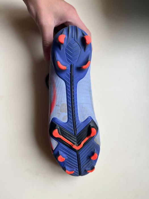 Футболни обувки Nike Mercurial