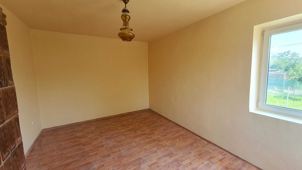 Casa decomandata 3 camere - Oras Racari, Dambovita