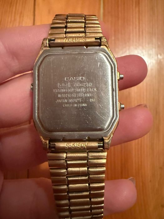 Часовник Casio quarts
