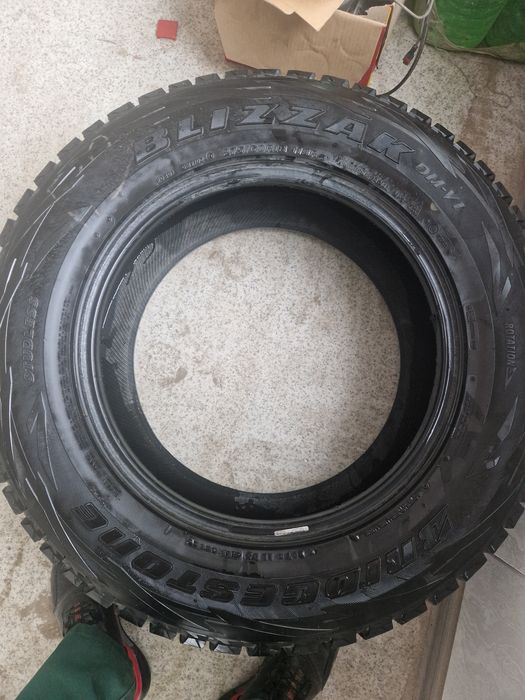 Продам шины 265/70R18.255/55R18