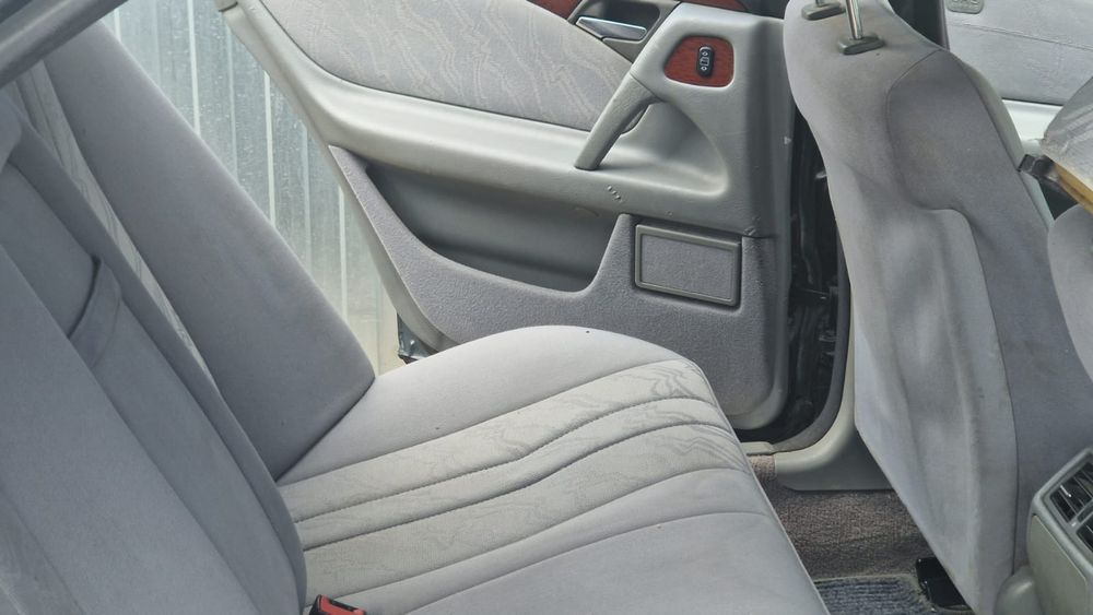 Mercedec Benz 210