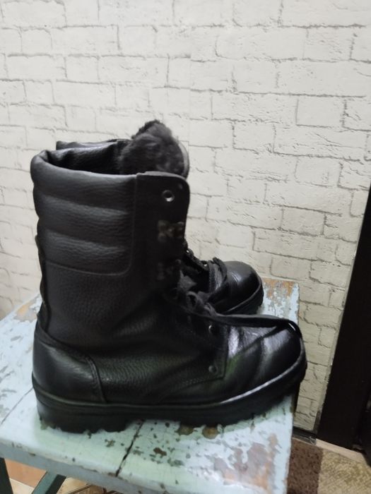 Продаю зимный бертцы б/у Беларуського пр-во в отличном состояние разме