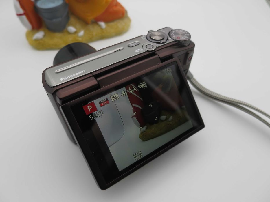 Panasonic Lumix TZ58 ултра компактен цифров фотоапарат с FULL HD, 18х оптичен зум, въртящ се дисплей за селфита, дигитална камера чисто НОВА