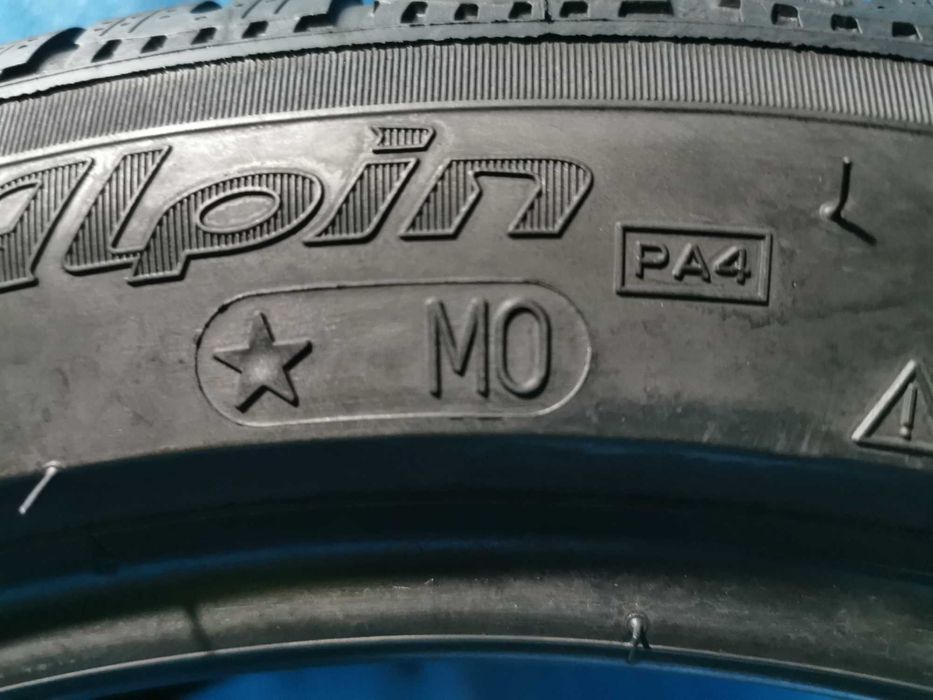 245/45/18 michelin m+s 4 buc