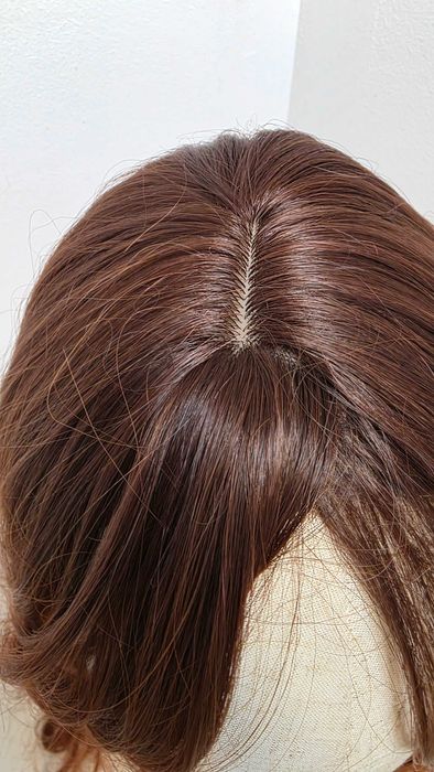 Perucă HAIRCUBE ondulată auburn șaten roșcat, lungime medie, sintetică