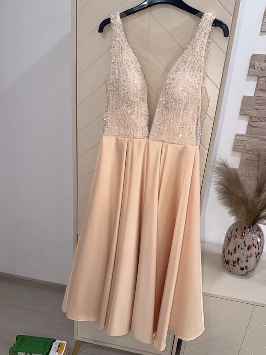 Rochie eleganta midi