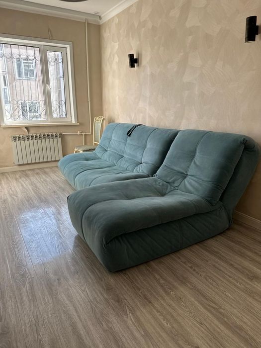 Продается диван  угловой в хорошем состояние