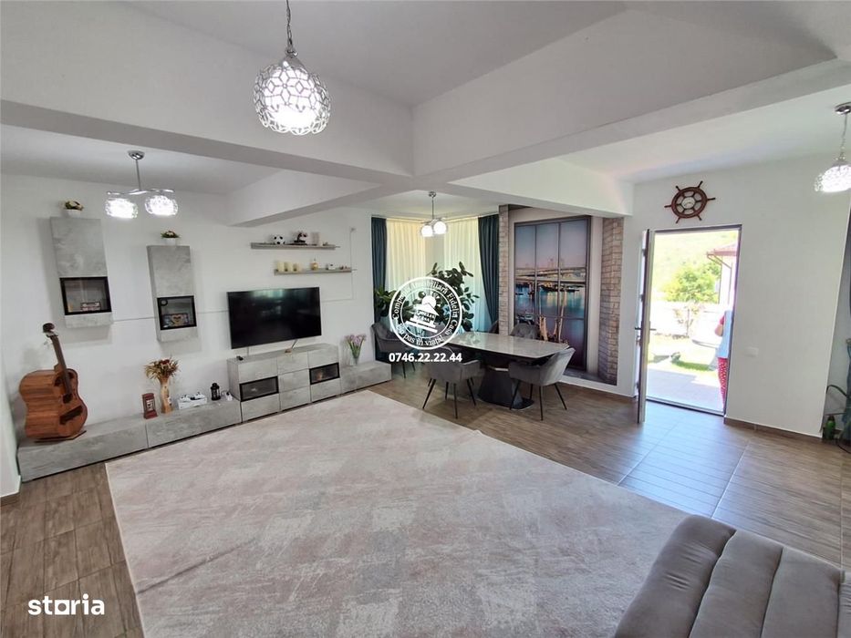 Vila  de vanzare  Rediu,