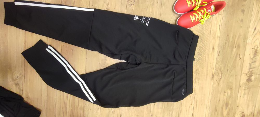 Adidas Адидас нови обувки