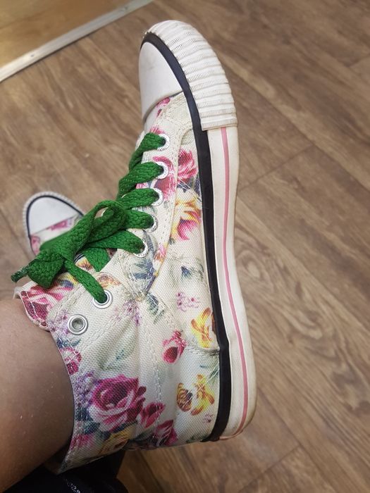 Продам недорого кеды хлопок