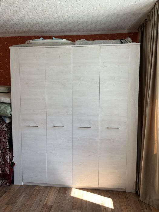 Продам спальный гарнитур