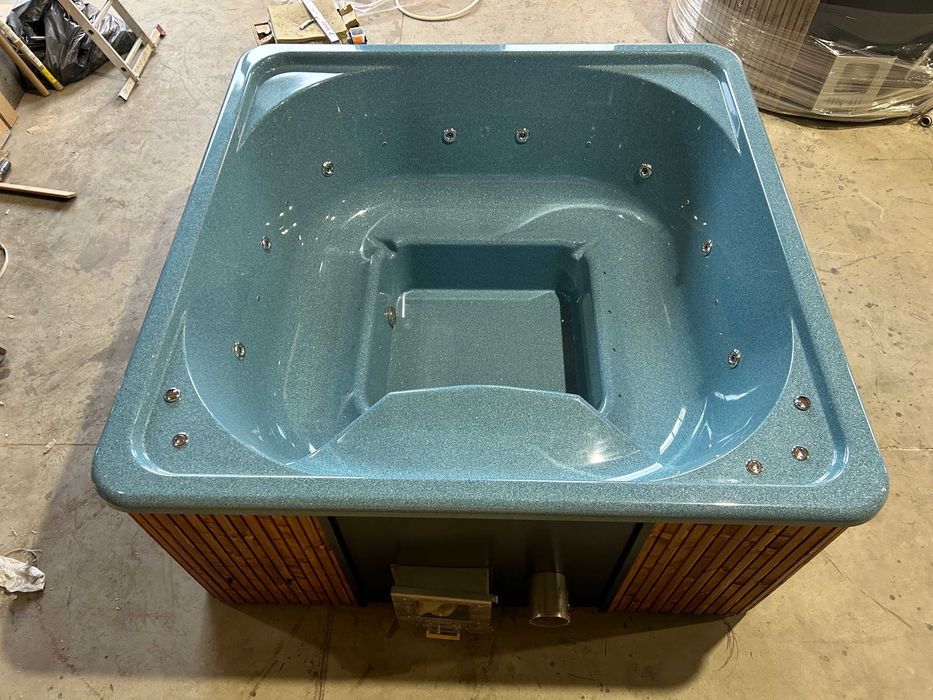 Ciubar Jacuzii Quadro Fibra de sticla