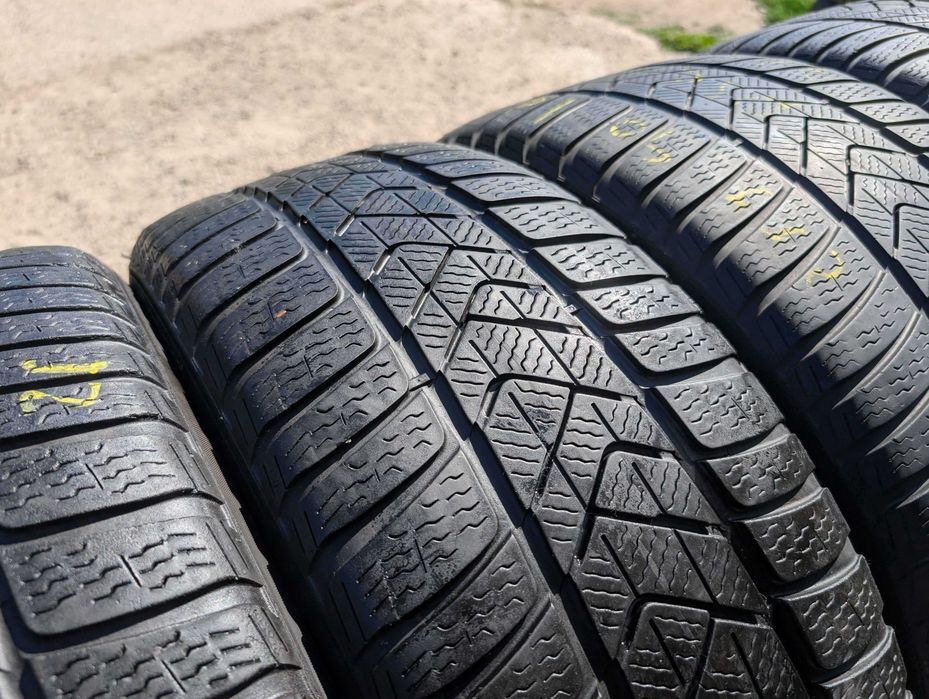 SET 4 Anvelope Iarna 225/45 R18 + 255/40 R18 Pirelli Sottozero 3 99V Runflat RSC (BMW, Mercedes) | Pret/buc