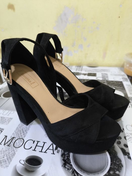 Женская обувь выходная.