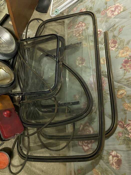 Стекло Уаз в отличном состояний