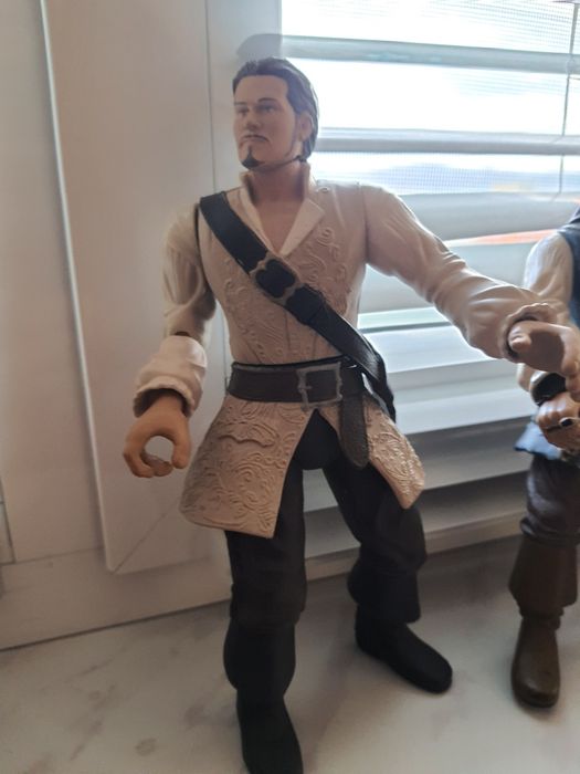 Фигурки големи биещи на карибски пирати