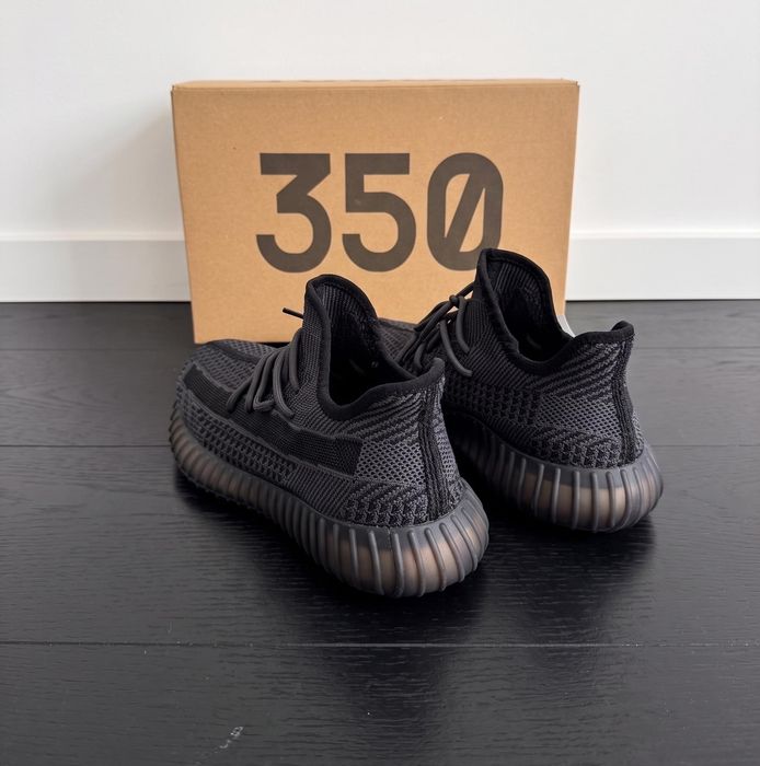 Adidasi Yeezy Boost 350 v2 Negru Black