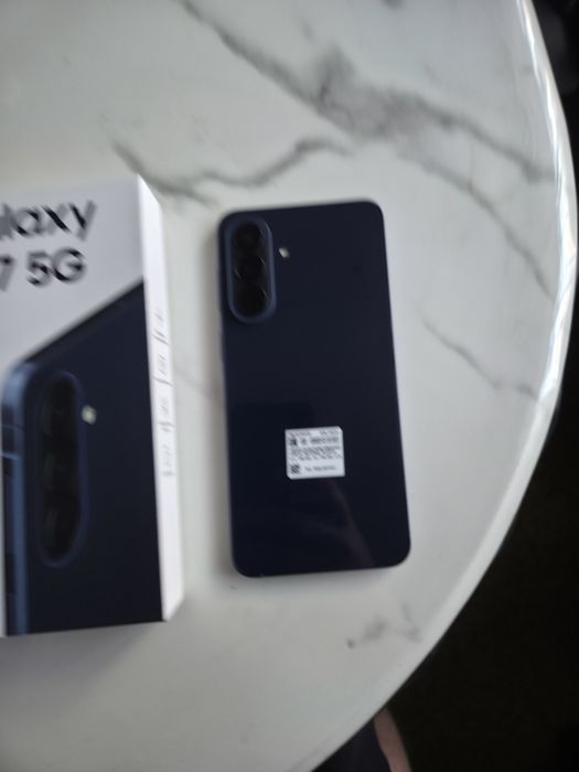 Продам Samsung A57  8/256