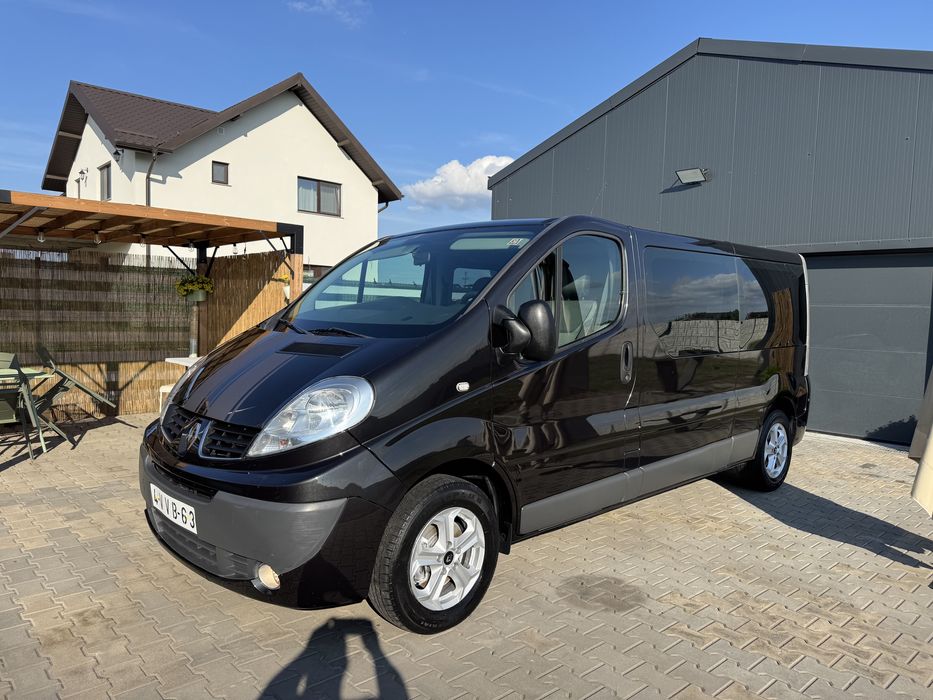 RENAULT Trafic 2012