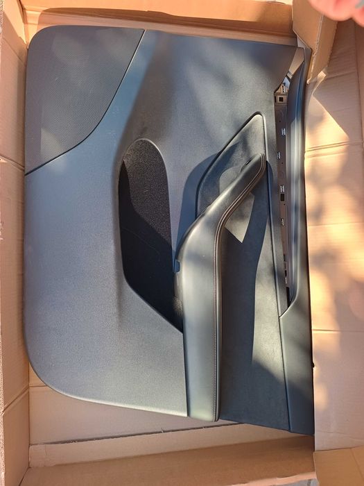 Fata Usa Tesla Model Y 2023 Pasager Dreapta Fata Tapiterie