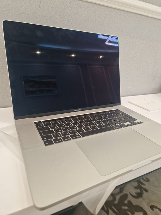 MacBook Pro  16-inch