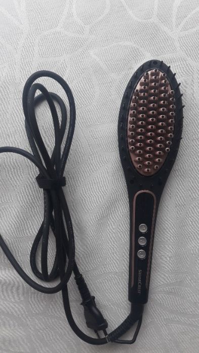 Четка за изправяне на коса