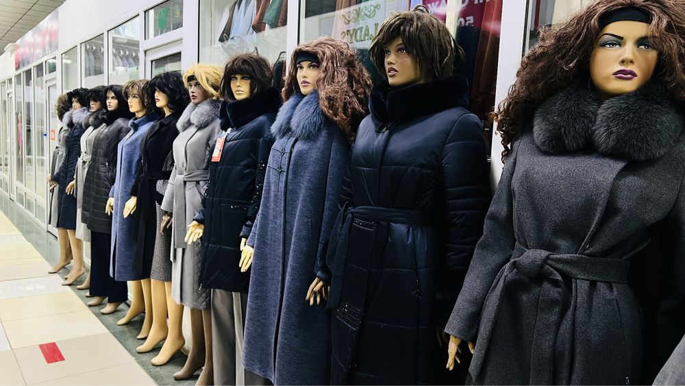 Манекены для женских бутиков