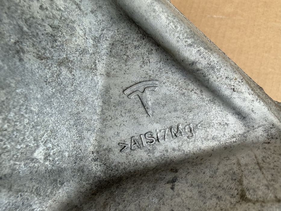 Шенкел Tesla Model Y 3
