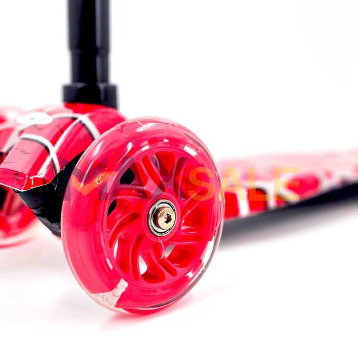 Детска тротинетка триколка Спайдърмен с 3 светещи колела колело