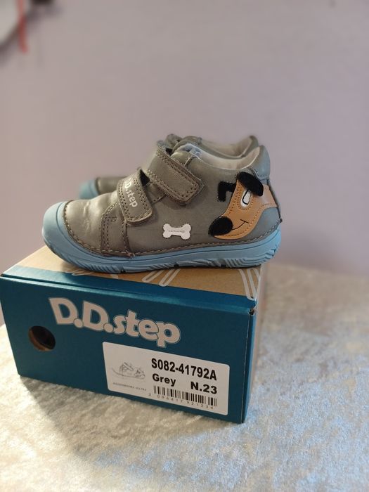 Маратонки Адидас 23.5 номер и обувки DD Step 23 номер