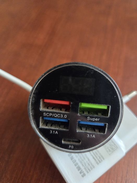 Зарядное устройство для автомобиля.