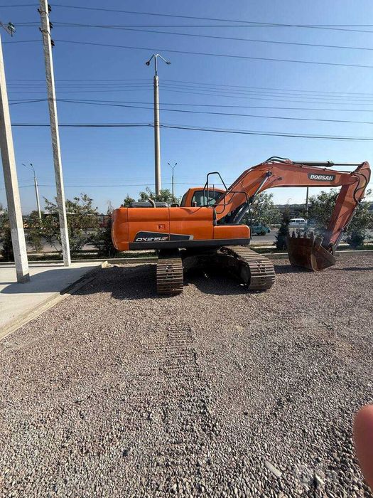 Гусеничный экскаватор DOOSAN