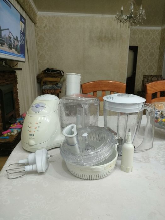 Продам кухонный комбайн